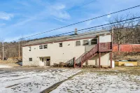 Group Getaway w/ Fire Pit: Near Susquehanna River!