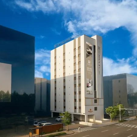 Denbasta Hotel Guseo Отели рядом с достопримечательностью «Храм Беомеоса»