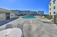 Emerald Isle Resort-Style Condo Walk to Beaches! - 3 tähden