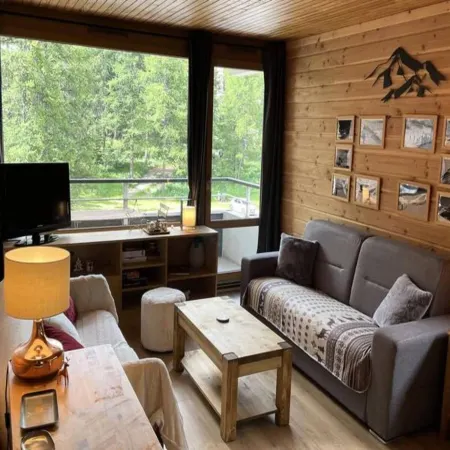 Apartment in Vars Risoul with Ski-in/Ski-Out