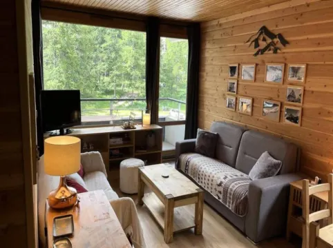 Apartment in Vars Risoul with Ski-in/Ski-Out