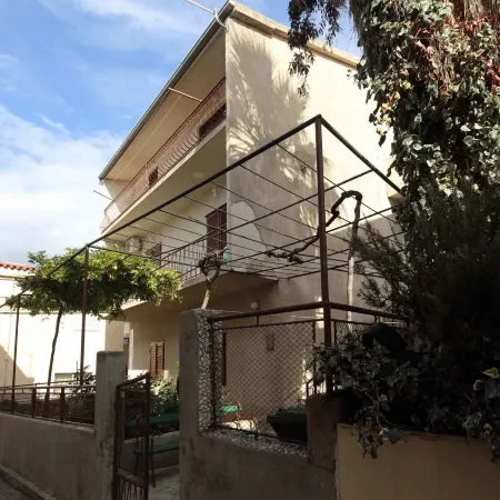 Apartments and Room Goran
