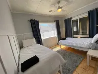 central 1940s Bendigo Home Hamptons Heritage Reno - บังกะโล