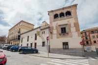 Hotel Cetina Palacio Ayala Berganza - parking