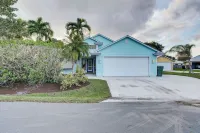 5 Mi to Stuart Beach! Home w/ Pet-friendly Yard - Kitchens