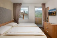 Dream vacation apartment in a panoramic location with roof terrace, Cron4 swimming pool & sauna Hotels near Korer