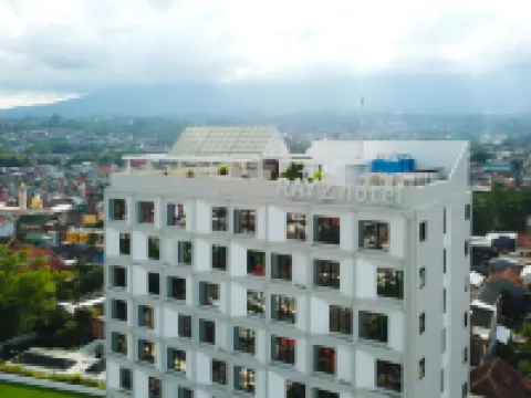 Rayz Umm Hotel Malang Hotels in Dau