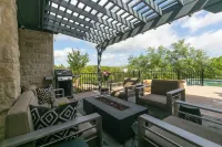 Spicewood Lodge w/Pool, HotTub