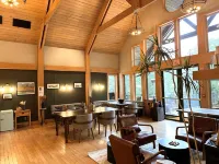 Minnewaska Lodge - parking