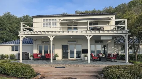 Beautiful False River Home on water w/ Dock