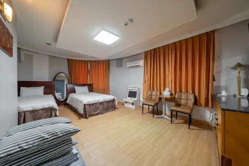 Inje Tourist Hotel - Motels