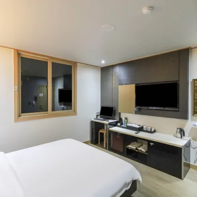 Ritz Motel Yeosu โรงแรมใกล้สนามกีฬามังมา