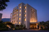 Hillcrest Hotel and Resort