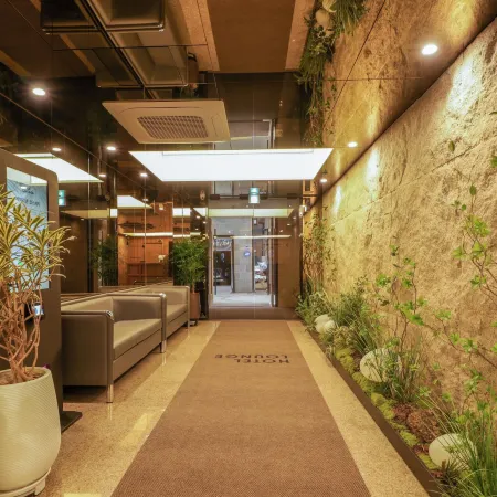 JAMSIL LOUNGE HOTEL Отели рядом с достопримечательностью «Станция метро Gaerong»