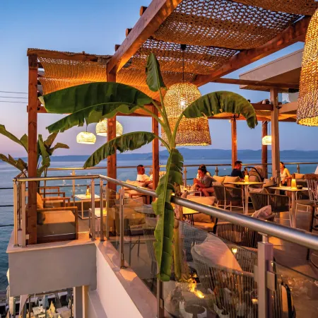 Alpha Luxury Suites
