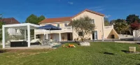 Peaceful apartment on a green estate 4KM from the center of vichy
