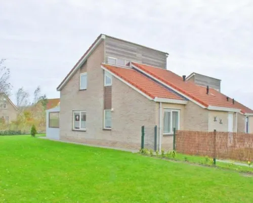 Coastal Bungalow w Garden Hotels in Breskens