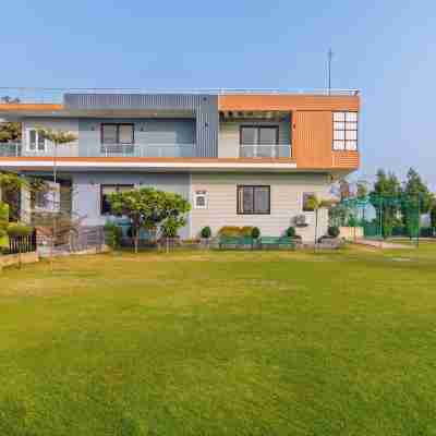 ELIVAAS Aarul Farm 4BHK Villa with Pool Hotel Exterior
