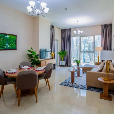 Regency Luxury Suites formerly known as Royal Regency Suites Marina Отели рядом с достопримечательностью «Кинотеатр Roxy JBR»