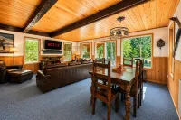 Chiwawa River Chalet 3 Bedroom Home by NW Comfy Cabins by RedAwning