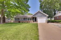 7 Mi to Kansas City Arrowhead Geha Stadium! - Homestays