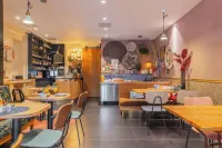 Lot Hotel - breakfast
