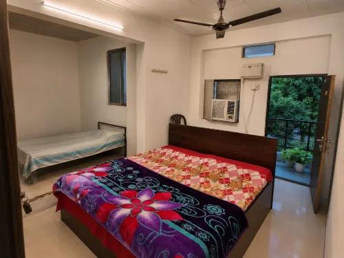 Shree Radhe Krishna Guest House - 2-Star