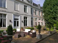 Chambres d'hôtes Château de Courcelette - Bed and Breakfasts