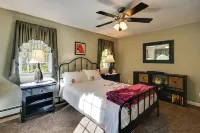 Quiet Killingworth Rental w/ Deck & Grill! - Huoneistot