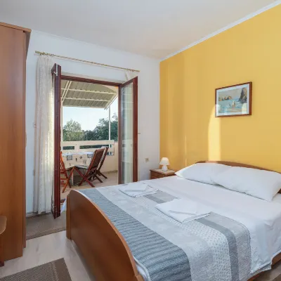 Apartments Ivanov Hotels near Zrce Festival Beach