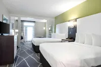 Clarion Inn Willow River - Mountain view