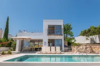 Esprit 27, Fully Renovated 3 Bedroom villa with amazing sea views - Villas
