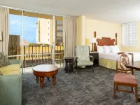 أوهيا وايكيكي ستوديو سويتس Hotels near وايكيكي شيل