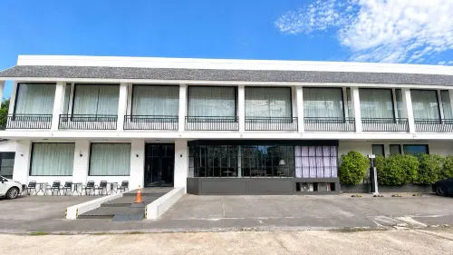Srianunt Boutique Hotel - Parking