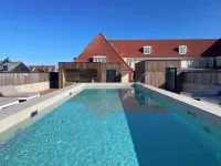 Hotel de Ville - Pools