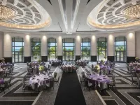 Loews Miami Beach Hotel Hotels near Collins Park