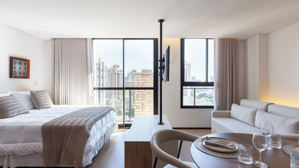 StayHome Maringá King Bed & Pool & Sauna