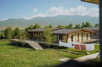 Kemin Guest House - parkir