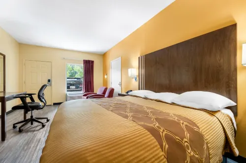 Rodeway Inn - 2-Star