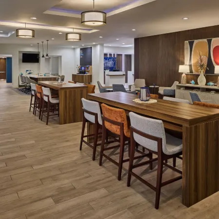 Holiday Inn Express & Suites Charleston Dwtn – Medical Ctr by IHG