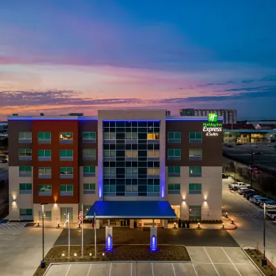 Holiday Inn Express & Suites HOUSTON MEMORIAL - CITY CENTRE by IHG Hotels near Memorial City
