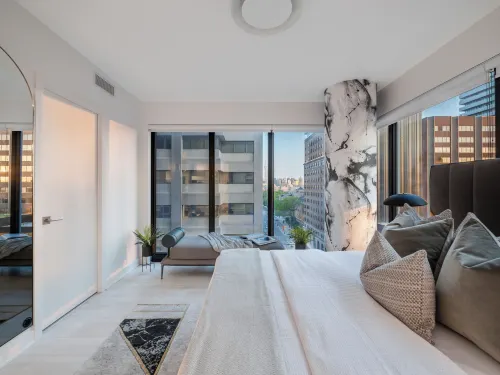Stallion Suites Yorkville - Holiday Apartments