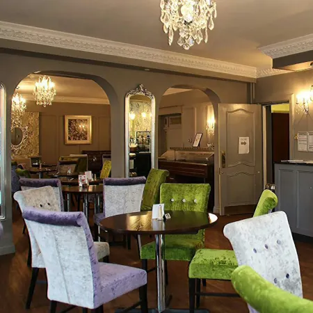 Alton House Hotel