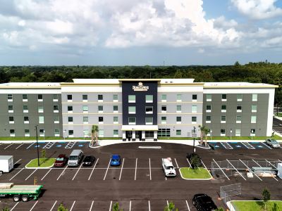 HomeTowne Studios Tampa - Airport