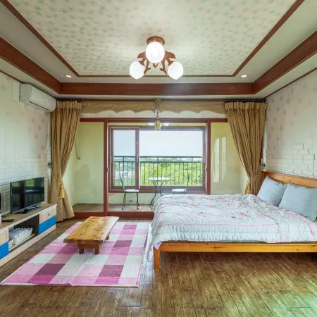 Jun House
