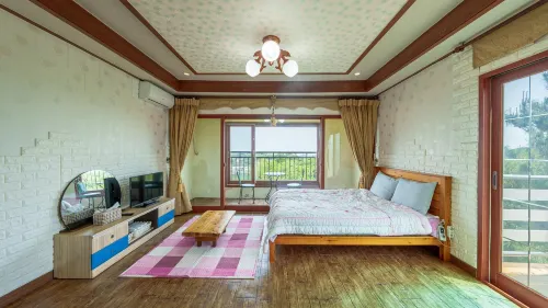 Jun House - Hostels