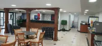 Red Roof Inn Leeds - Motels