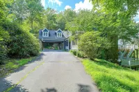 Boone Home w/ Fire Pit - Near App Ski & Sugar Mtn! - 3 tähden