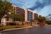SpringHill Suites Cincinnati North/Forest Park - parking