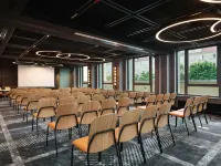 Four Points by Sheraton Wroclaw Hotels near Kolejkowo